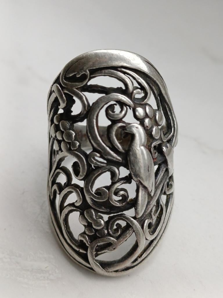 Oude Zilveren Ring met Vogel en Druivenrank voor € 25, Ophalen, Zilver, Ring