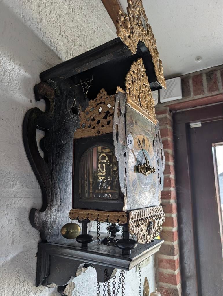 Antieke stoel klok loopt en slaat €120., Antiek en Kunst, Antiek | Klokken, Ophalen