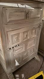 Stoer landelijk kastje, Ophalen