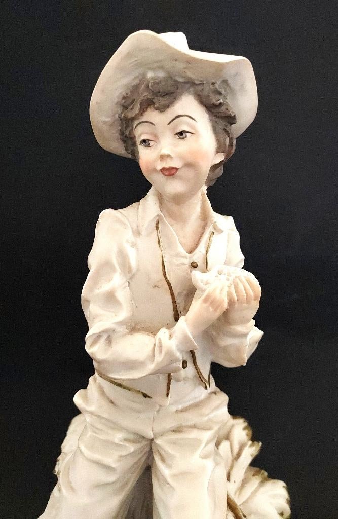 A. Belcari Capodimonte-figuur ''Jongen met Ganzen, Ophalen of Verzenden, Gebruikt, Mens