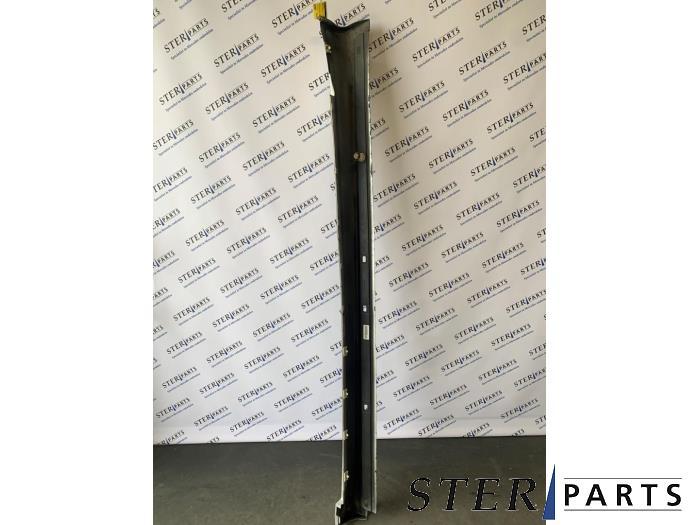 Zijskirt rechts van een Mercedes B-Klasse (775), Gebruikt, -, Ophalen of Verzenden, -