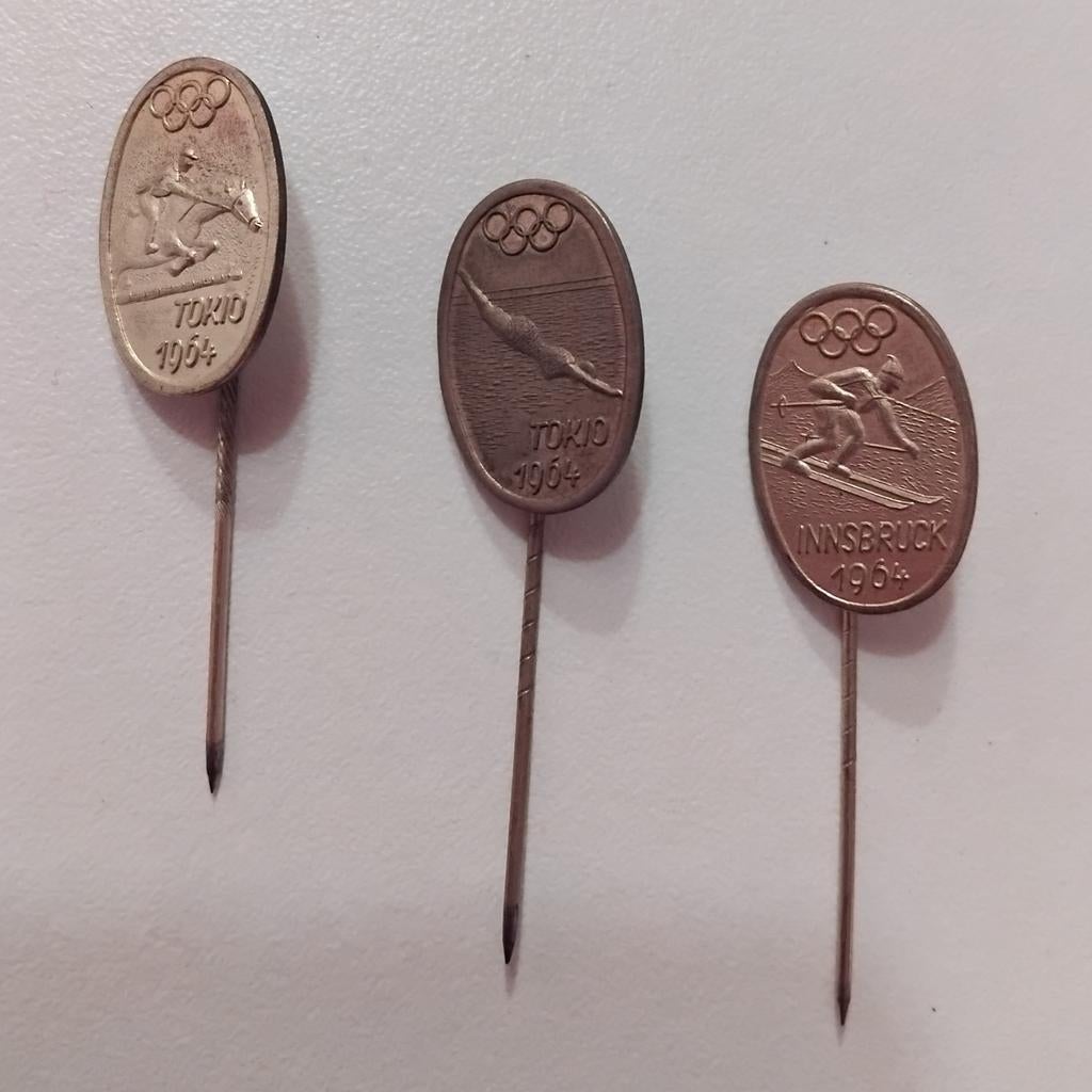 Vintage Olympische Spelen pins - Tokyo & Innsbruck 1964, Verzamelen, Speldjes, Pins en Buttons, Ophalen of Verzenden, Gebruikt