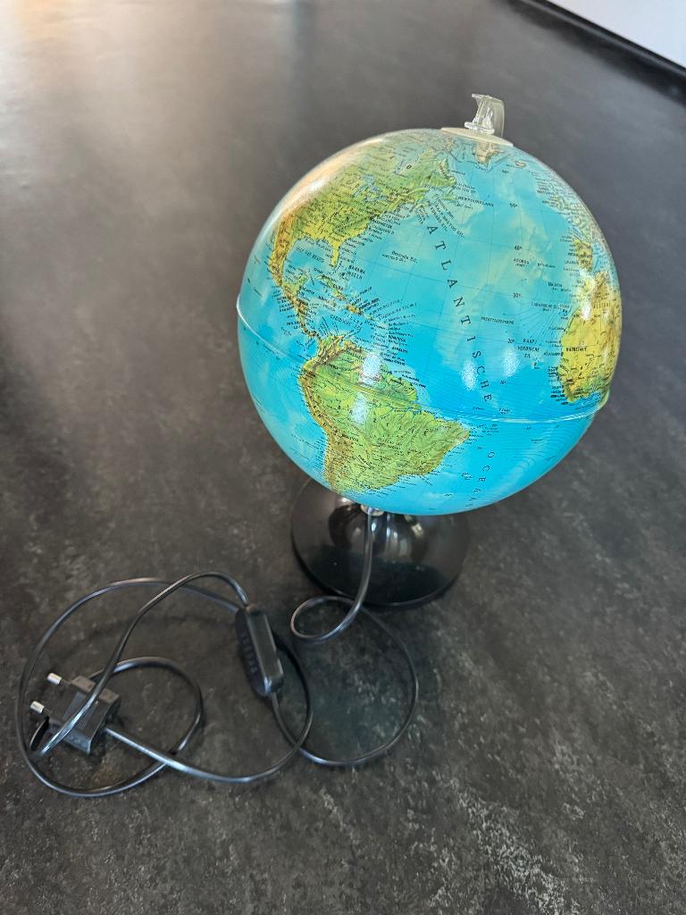 Wereldbol 20cm met verlichting, Ophalen of Verzenden, Verlicht, Gebruikt