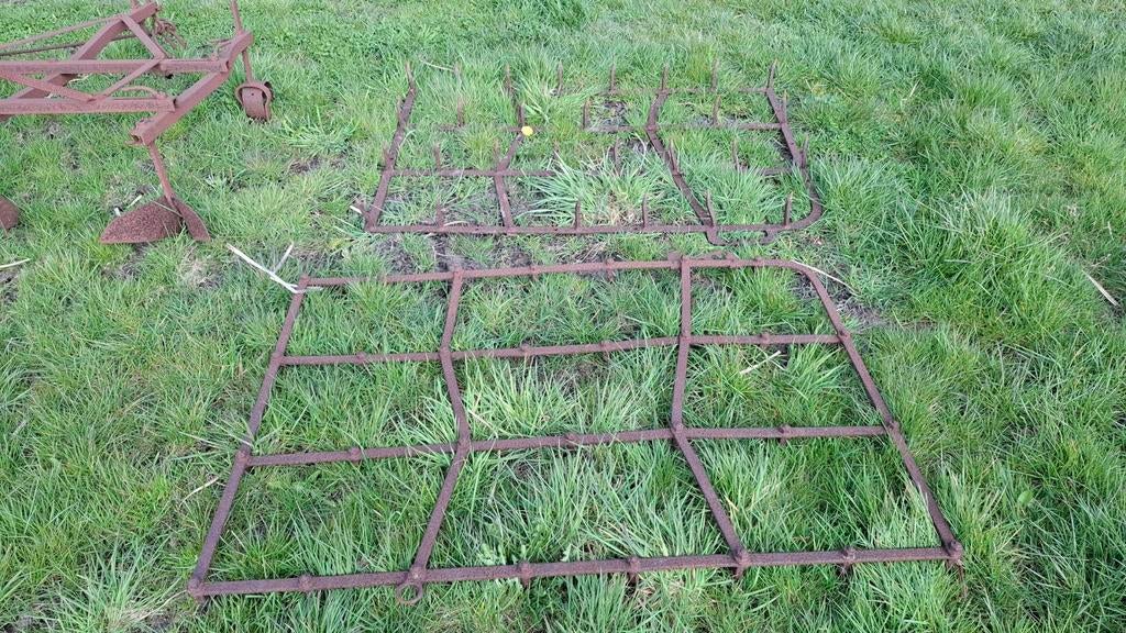 Oude antieke eggen grondbewerking paarden landbouwwerktuig, Antiek en Kunst, Antiek | Gereedschap en Instrumenten, Ophalen