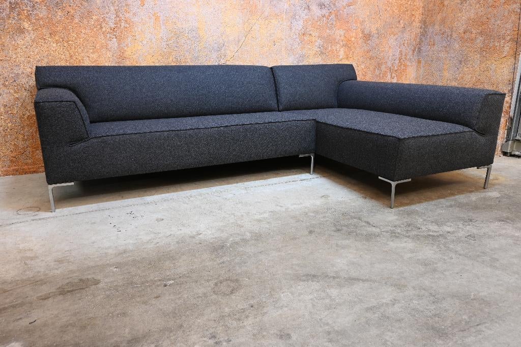 NIEUWbeklede Design on Stock Bloq hoekbank in Amdalstof, 250 tot 300 cm, Design on Stock, Hoekbank, Ophalen of Verzenden
