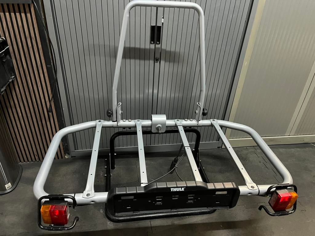 Thule easybase platform fiestendrager, Auto diversen, 3 fietsen of meer, Gebruikt, Brede banden, Achterklepdrager