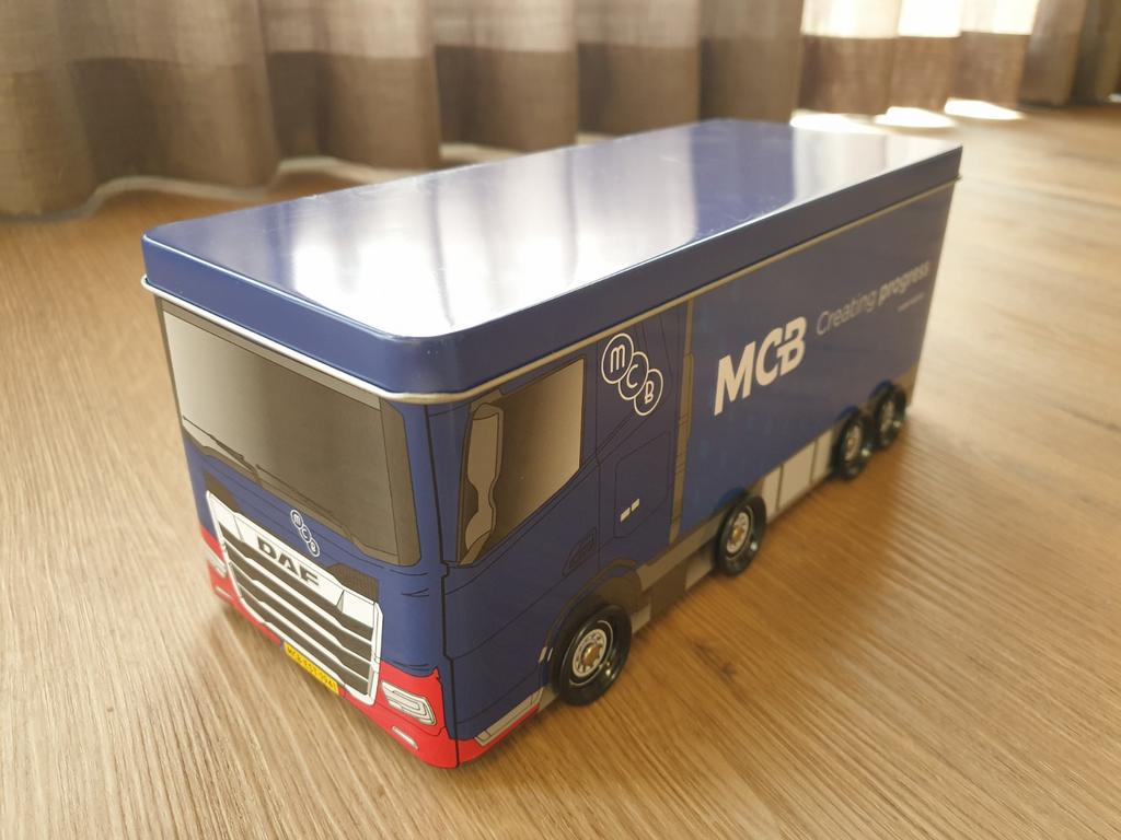 Vrachtwagen Snoepblik / Decoratie - 30x12x12 cm, Verzamelen, Ophalen of Verzenden, Zo goed als nieuw, Overige, Overige merken