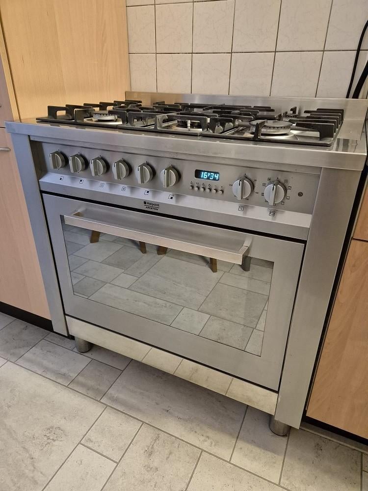Ariston hotpoint 5-pits gasfornuis oven & grill - RVS, Witgoed en Apparatuur, Fornuizen, Ophalen, Gebruikt, 60 cm of meer, Gas