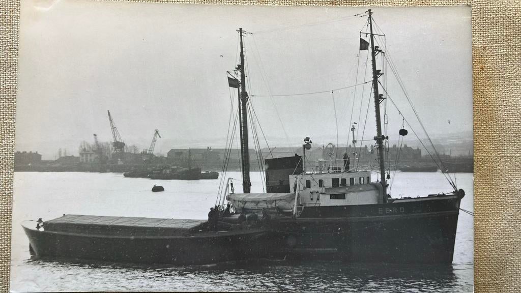 Zee sleepboot  EBRO  ex HUDSON  1939  in Engeland, Verzamelen, Ansichtkaarten | Nederland, Noord-Brabant, Ophalen of Verzenden