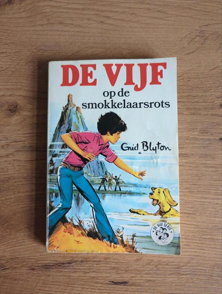 De Vijf op de smokkelaarsrots - Enid Blyton, Boeken, Kinderboeken | Jeugd | onder 10 jaar, Gelezen, Fictie algemeen, Ophalen of Verzenden