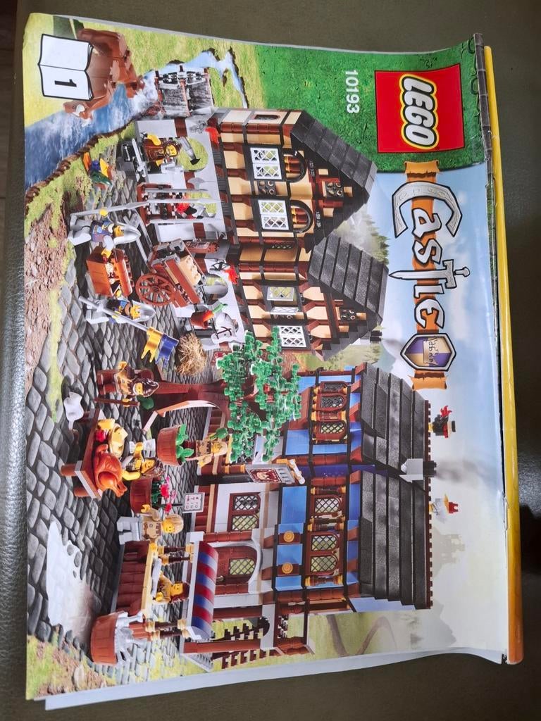 Lego Castle 10193 Middeleeuwse Markt compleet met boekje, Compleet, Gebruikt, Lego, Ophalen of Verzenden