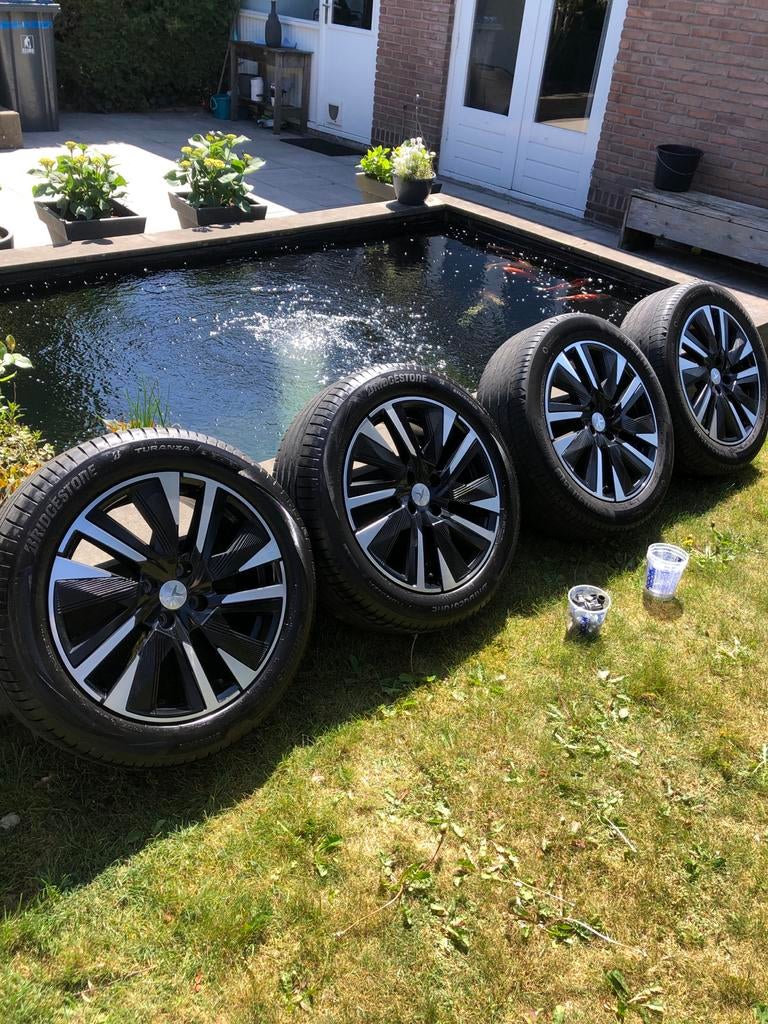 Peugeot  2008 velgen met banden 215/55 R18, Auto-onderdelen, Banden en Velgen, Ophalen, 18 inch, Banden en Velgen, Personenwagen