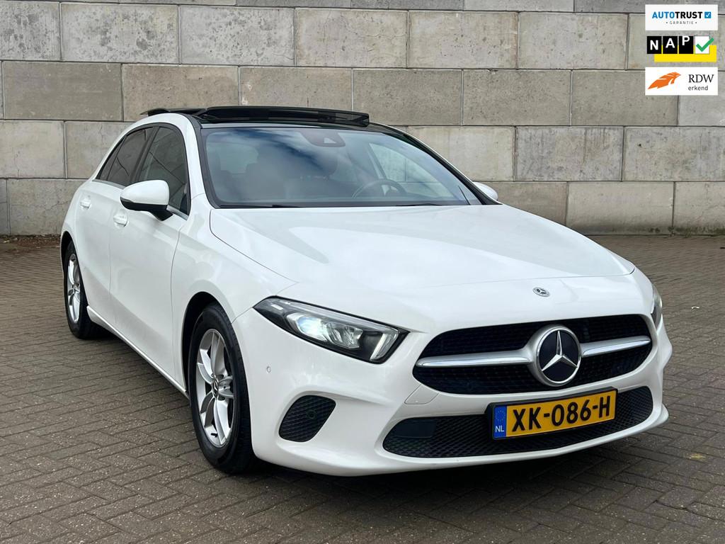 Mercedes-Benz A-klasse 200 Business Solution GROOT SCHERM, Gebruikt, Euro 6, 4 cilinders, Lichtsensor