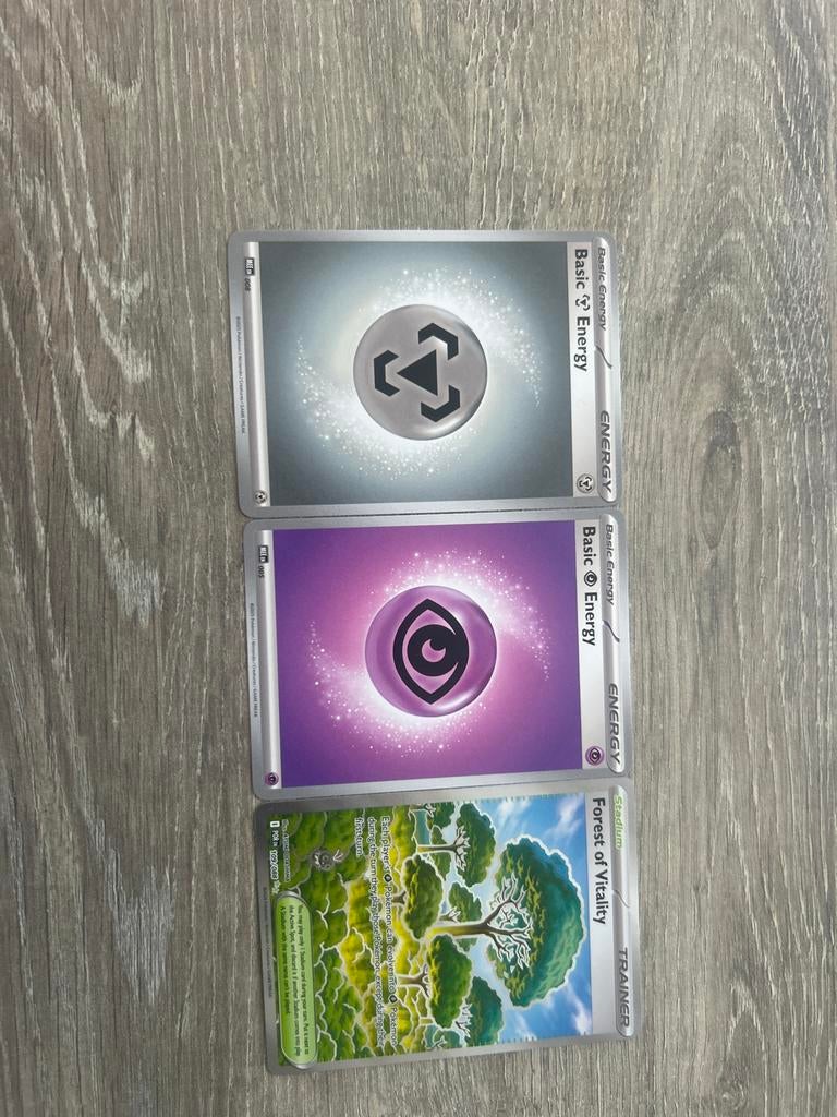 Pokémon kaarten: Forest of Vitality en Basic Energy, Ophalen of Verzenden, Nieuw, Meerdere kaarten