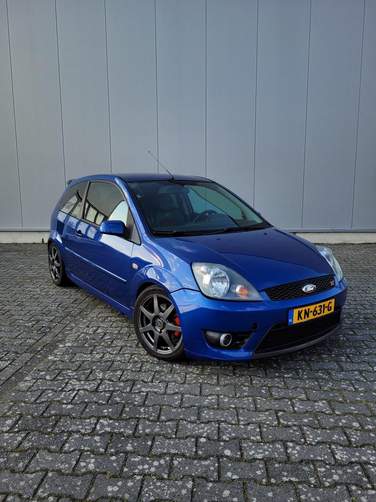 Ford Fiesta ST 2.0 16V (2005) – 150 pk – nw APK + onderhoud, Voorwielaandrijving, 1037 kg, 15 km/l, Zwart