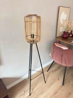 Bamboe vloerlamp met zwart metalen frame, Ophalen, Boho, Zo goed als nieuw, 150 tot 200 cm