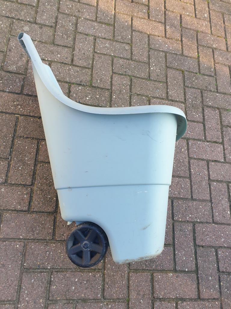 Keter,tuin hulp bak op wielen, Ophalen