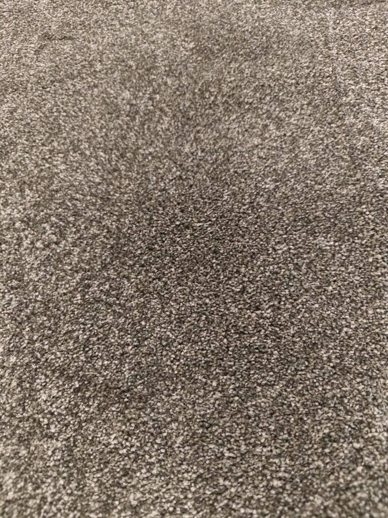 Coupon tapijt 460 x 500 b keus plooien in tapijt zie foto, Huis en Inrichting, Stoffering | Vloerbedekking, Ophalen, Groen, Nieuw