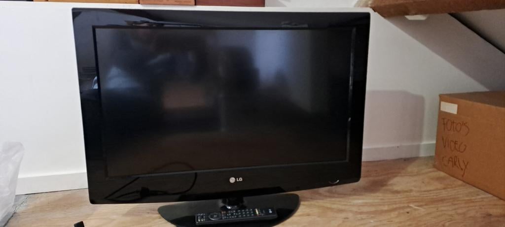 LG televisie met afstandsbediening - 75 cm breed, Ophalen of Verzenden, Gebruikt, 60 tot 80 cm, LG