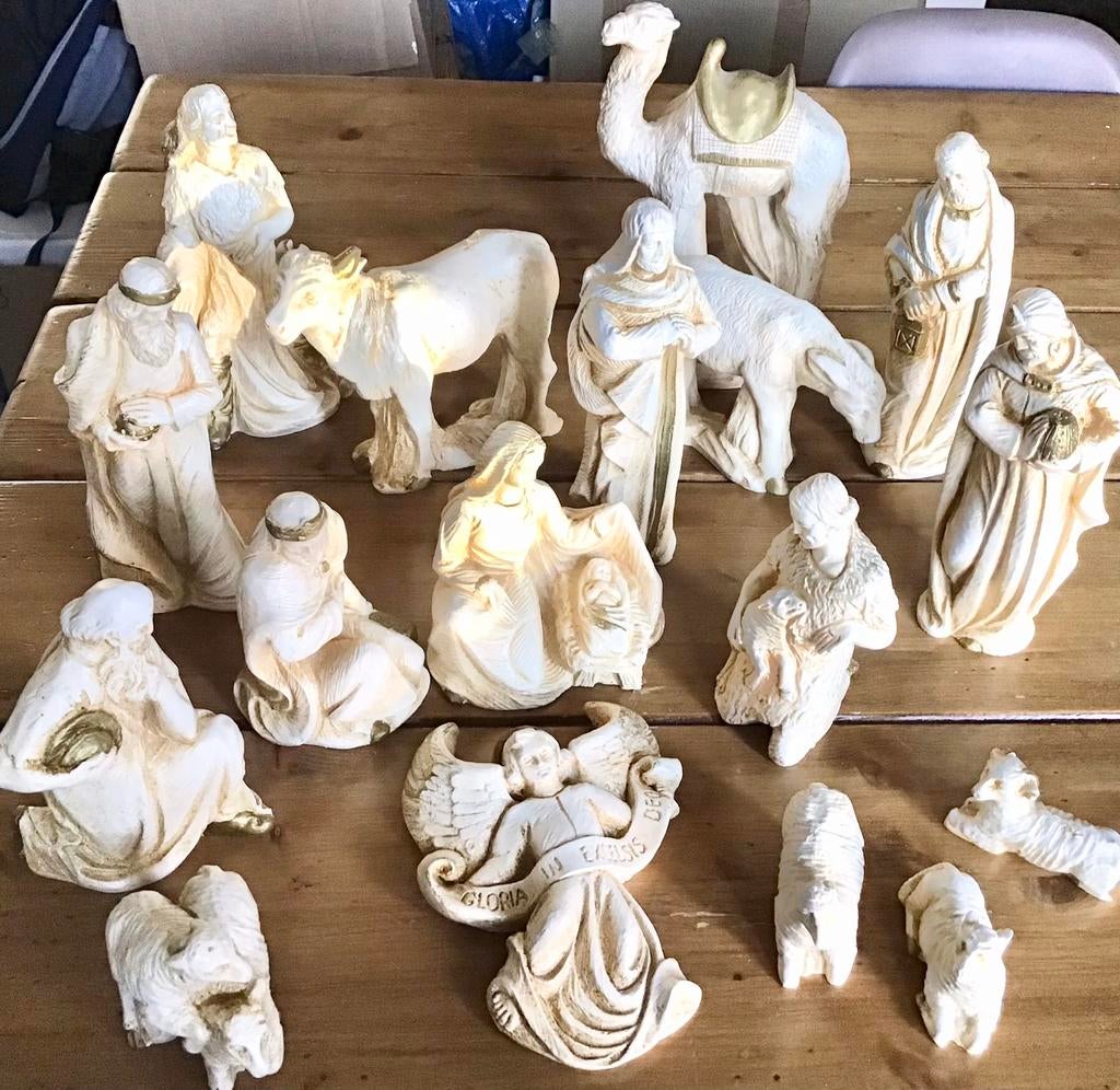 PRACHTIGE KERST BEELDENGROEP / KERSTGROEP / KERSTSTAL, Ophalen of Verzenden, Zo goed als nieuw