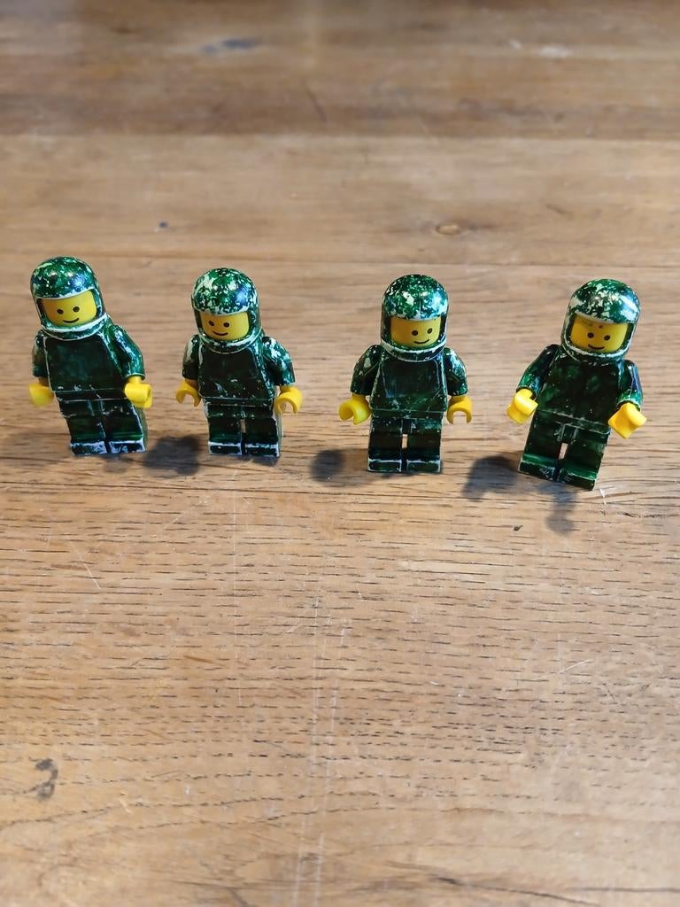 4 Lego poppetjes leger kleur, Ophalen of Verzenden, Overige typen