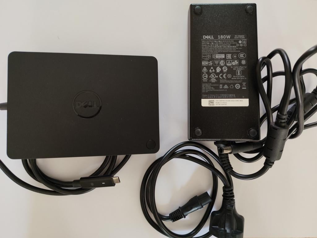 Dell Docking Station met 180W Oplader, Computers en Software, Dockingstations, Ophalen of Verzenden, Zo goed als nieuw, Dell, Docking station
