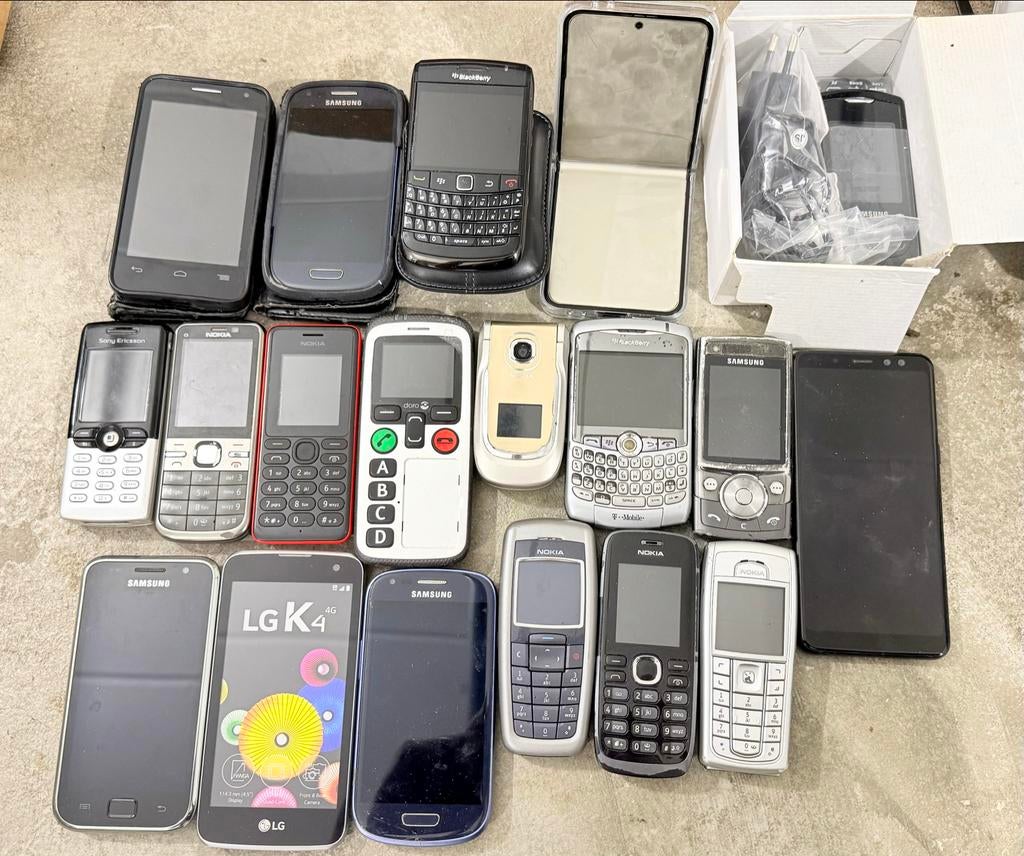 Partij Mobiele Telefoons Blackberry Nokia Samsung 19x !!, Telecommunicatie, Mobiele telefoons | Samsung, Gebruikt, Overige modellen