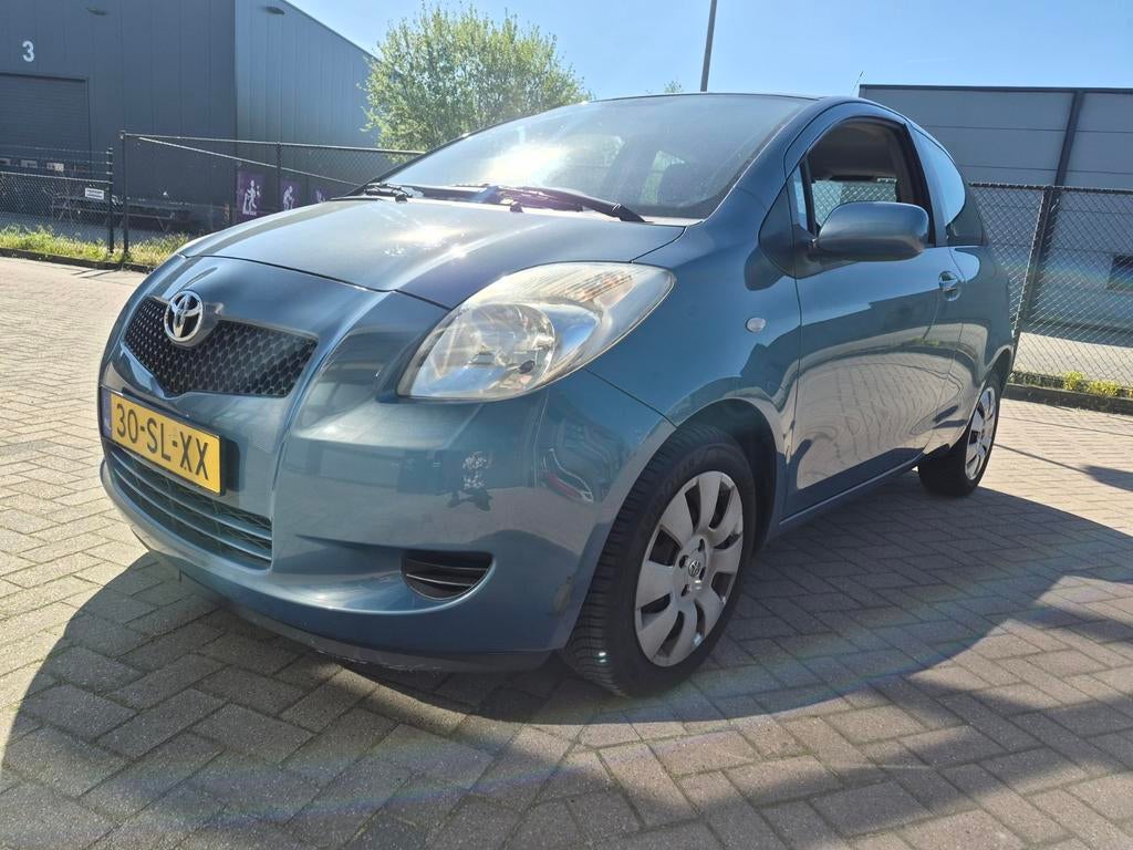 Toyota Yaris 1.3 16V Vvt-i 3DR 2006 Grijs, Airco, Voorwielaandrijving, 40 €/maand, 4 cilinders, 995 kg