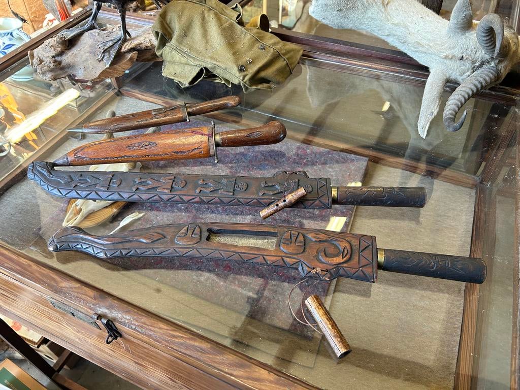 Set van 4 Antieke Dolken met Houten Schede, Antiek en Kunst, Antiek | Overige Antiek, Ophalen of Verzenden