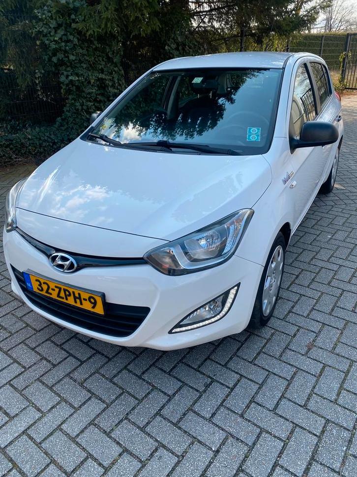 Hyundai i20 1.2I 5-DRS 2013 Wit, Auto's, Hyundai, Bedrijf, i20, Benzine, A, Hatchback, Handgeschakeld, Origineel Nederlands, Wit
