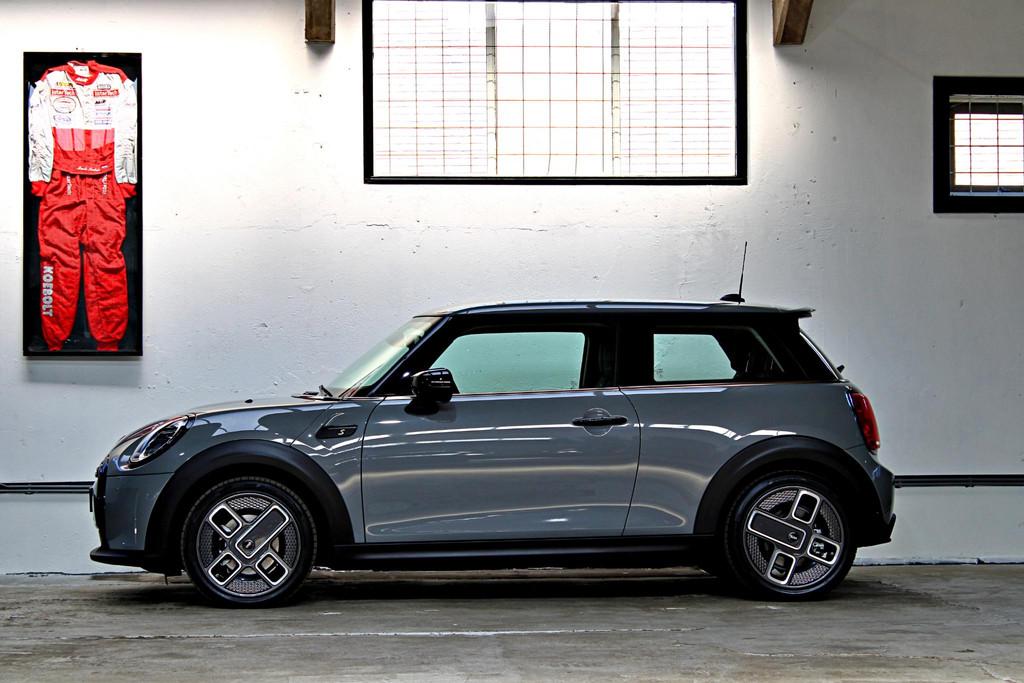 Mini Mini Electric Classic 33 kWh | Apple Carplay | Parkeers, Auto's, Mini, 4 stoelen, Leder en Stof, Mini Electric, Origineel Nederlands