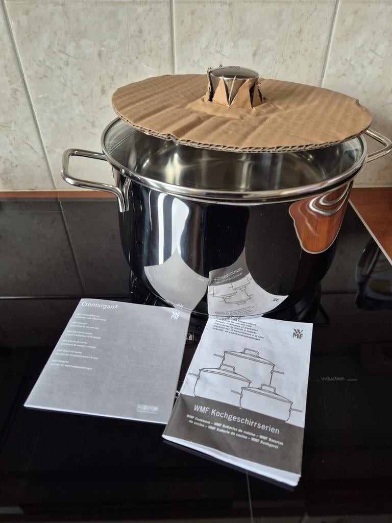 Nieuwe grote WMF pan Cromargan, Huis en Inrichting, Keuken | Potten en Pannen, Ophalen of Verzenden, Nieuw, Rvs, Kookpan of Snelkookpan