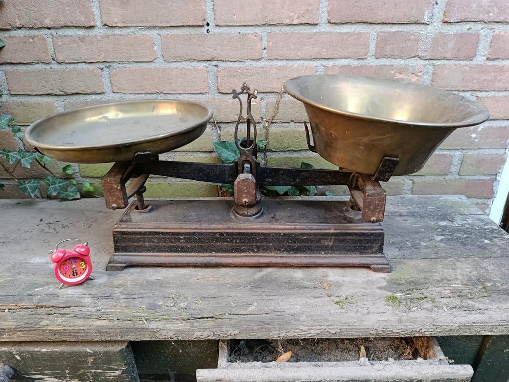 Antieke Weegschaal met Bronzen Schalen, Witgoed en Apparatuur, Weegschalen, Ophalen of Verzenden