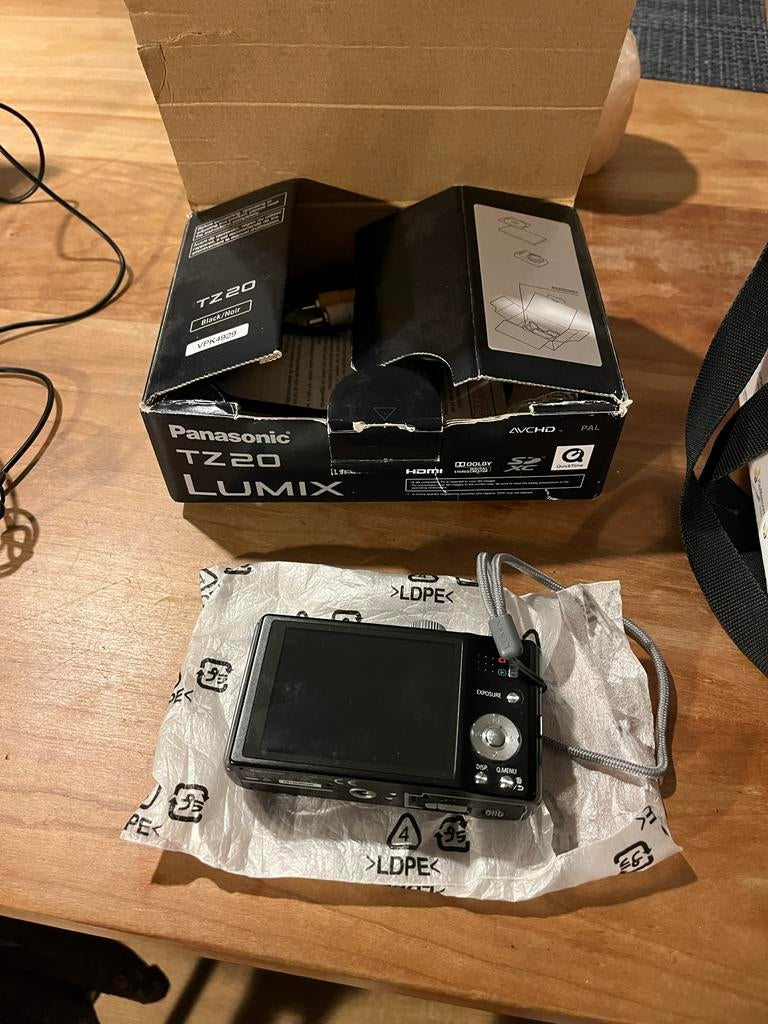Panasonic Lumix DMC-TZ20 camera met oplader, Gebruikt, Compact, Ophalen of Verzenden, Overige Merken