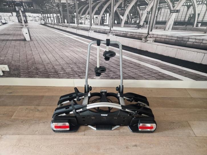 Thule EuroWay Kantelbare Fietsendrager voor 2 Fietsen, Auto diversen, Fietsendragers, Zo goed als nieuw, Trekhaakdrager, 2 fietsen