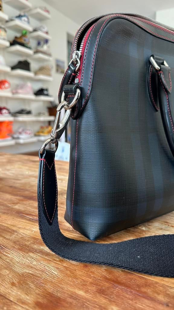 100% Originele Burberry Laptoptas / Aktetas (Unisex), Ophalen, Zo goed als nieuw, Zwart, Schoudertasje