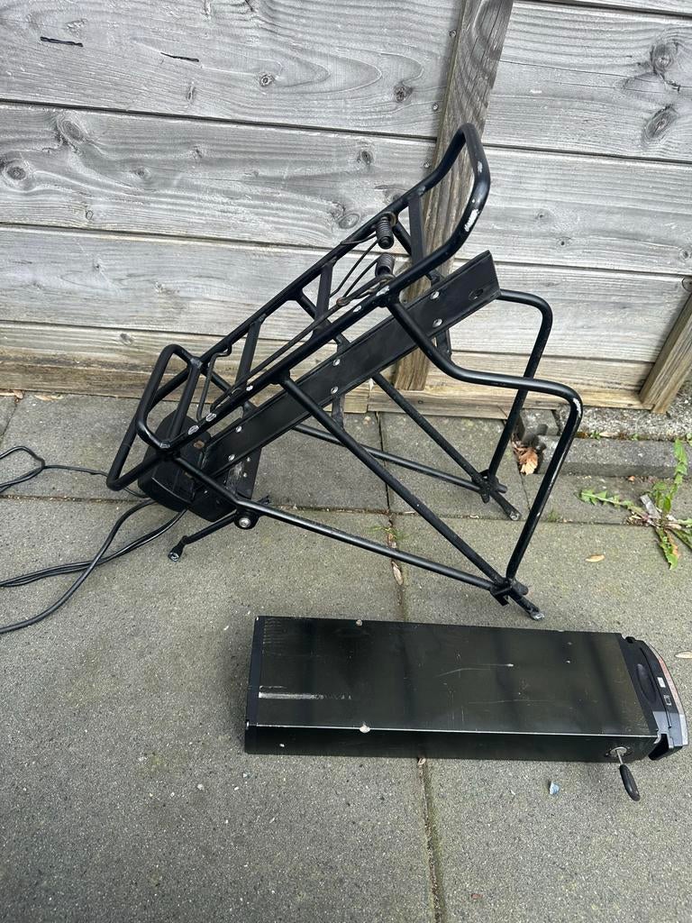 Fietsendrager met accu en bedrading, Ophalen of Verzenden, Gebruikt