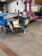 Leuk opknapper. Bootje met motor en trailer, Ophalen