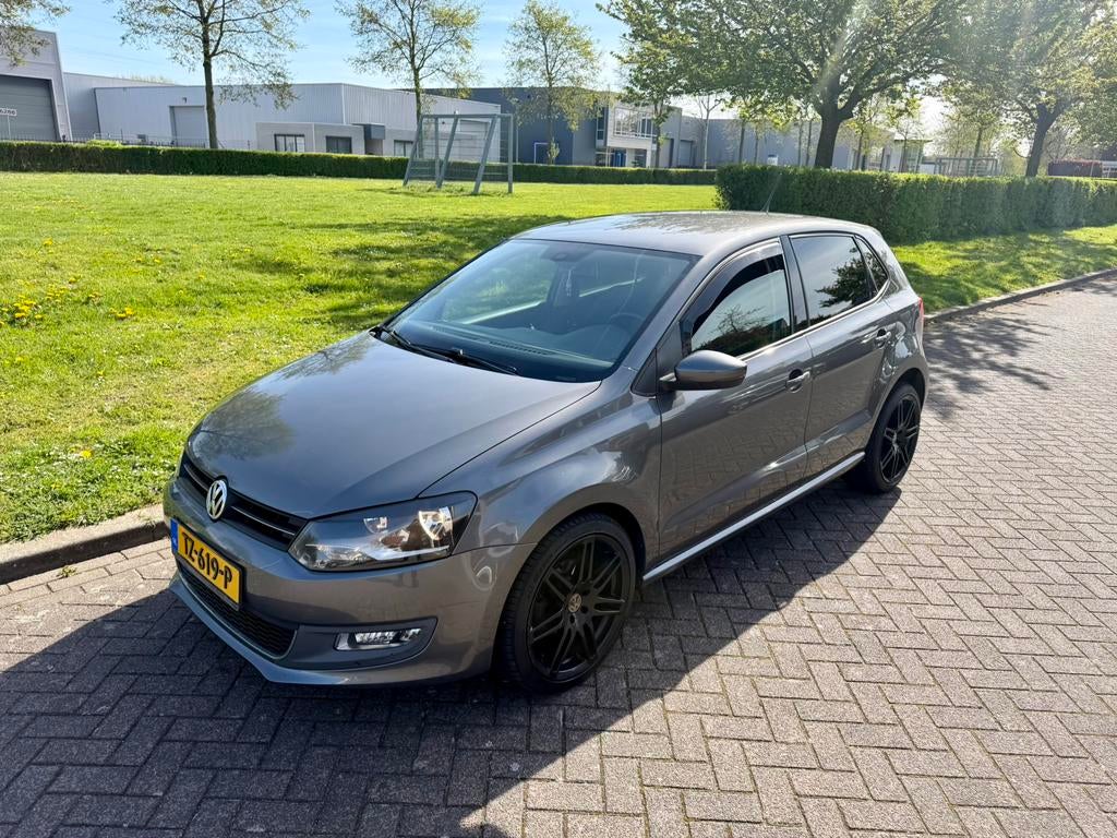 Volkswagen Polo 1.6 TDI 66KW DSG 2011 Grijs, 23 km/l, Diesel, Particulier, 111 €/maand