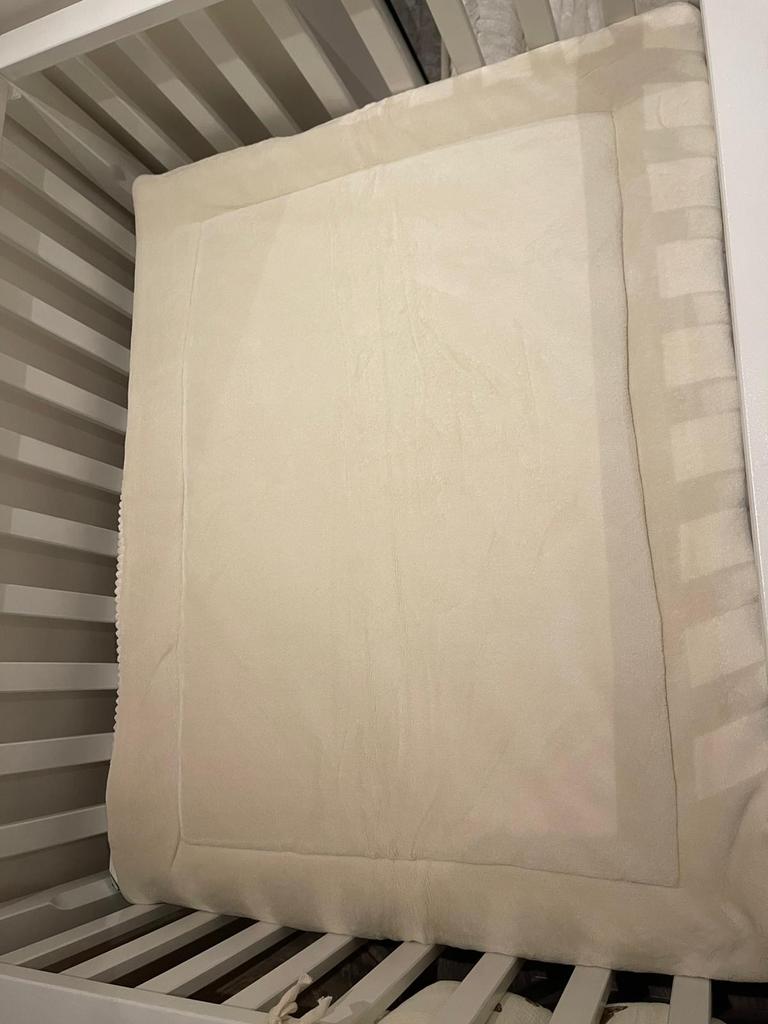 Beige boxkleed 2 kanten te gebruiken., Kinderen en Baby's, Boxen, Ophalen of Verzenden, Zo goed als nieuw, Boxkleed