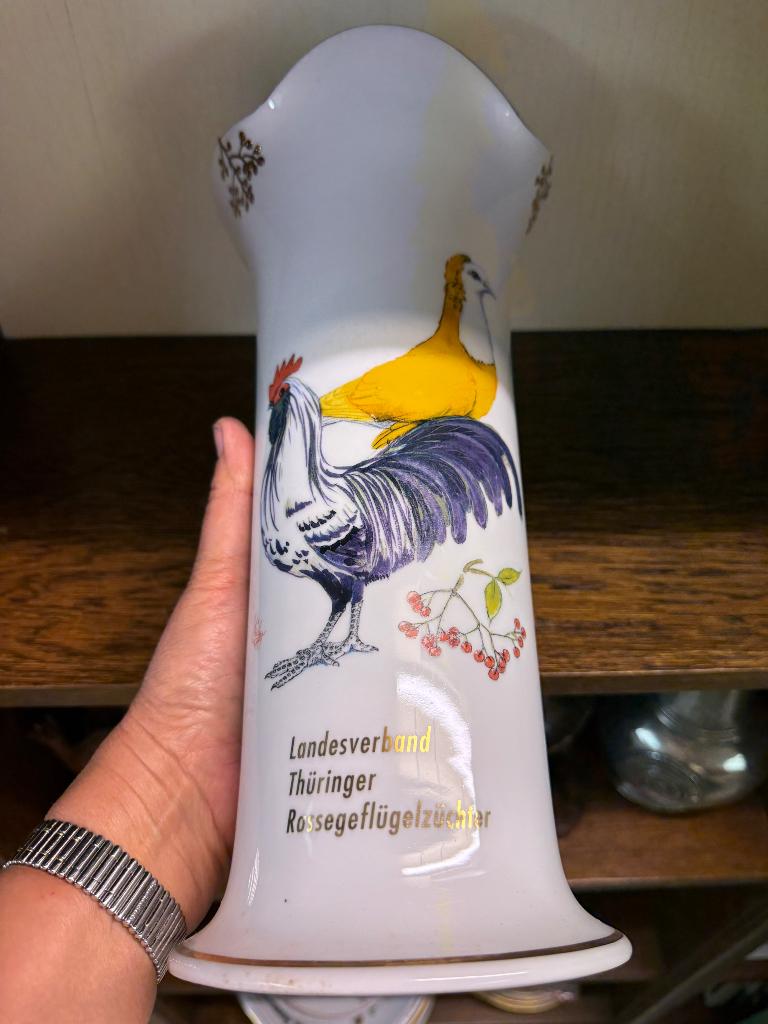 Bord en vaas met kippen, Ophalen