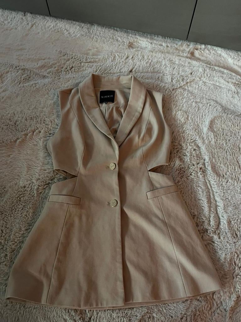 Nikkie beige blazer met cut-outs, Beige, Ophalen of Verzenden, Zo goed als nieuw, Nikkie