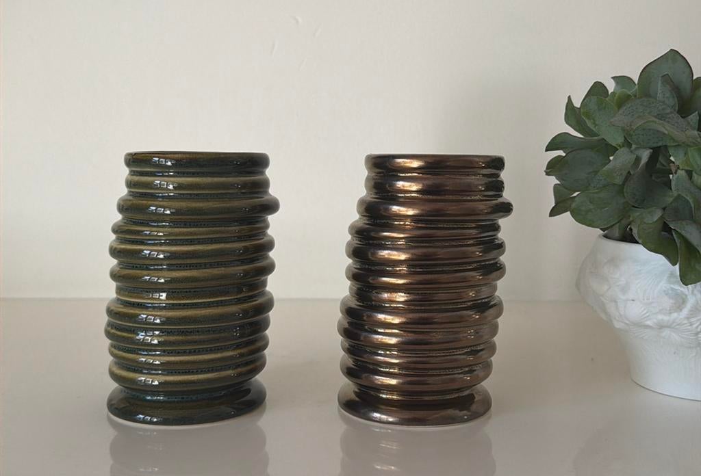 Villa Pottery Disc design vaasjes, Aardewerk of Porselein, Ophalen of Verzenden, Zo goed als nieuw, Minder dan 50 cm