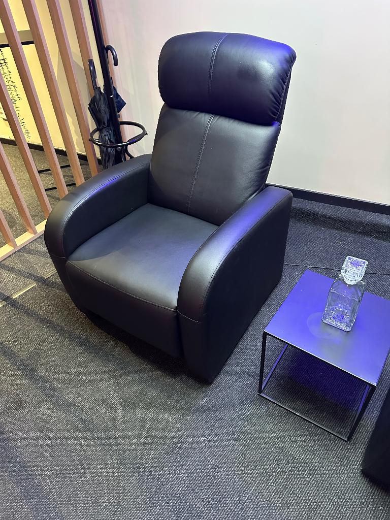 Massage stoel, Huis en Inrichting, Fauteuils, Ophalen, Zo goed als nieuw, 50 tot 75 cm