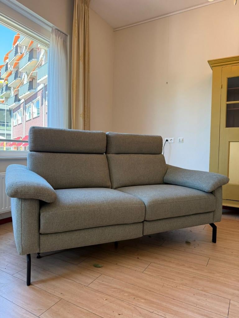 Comfortabele 2-zitsbank met relaxfunctie, Huis en Inrichting, Ophalen, Modern, Comfortabel, 150 tot 200 cm, 75 tot 100 cm