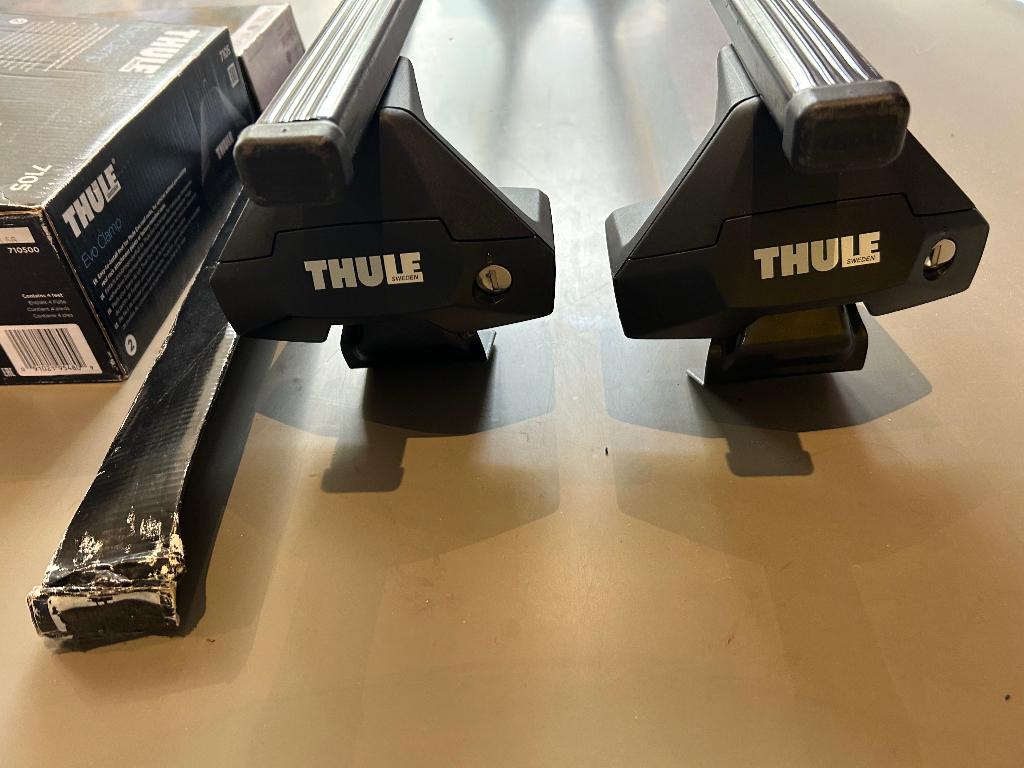 Thule Squarebar Evo 135 o.a. voor Peugeot 5008, Ophalen, Zo goed als nieuw