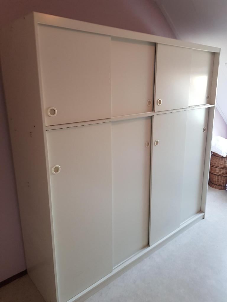 kledingkast kleerkast kleding kleer kast 4 deurs wit, Ophalen, Met deur(en), Gebruikt, 100 tot 150 cm