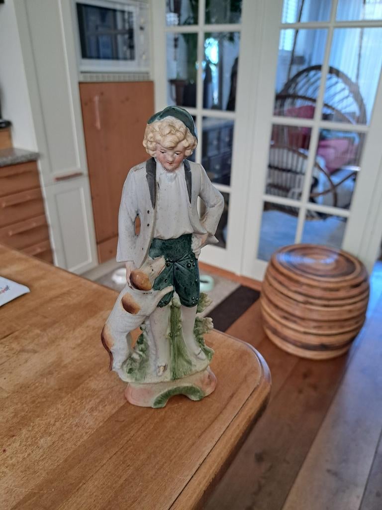 Antiek Porseleinen Beeldje: Jongen met Hond, Antiek en Kunst, Antiek | Porselein, Ophalen of Verzenden