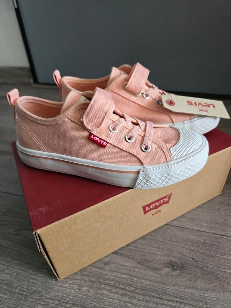 Meisjes roze schoenen Levi's, maat 33, Nieuw (G), Ophalen of Verzenden, Nieuw, Meisje, Schoentjes
