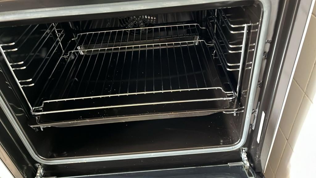 Zo goed als nieuw gasfornuis met gasslang - Beko FBE6133XSNL, Witgoed en Apparatuur, Zo goed als nieuw, Gas, 85 tot 90 cm, 4 kookzones